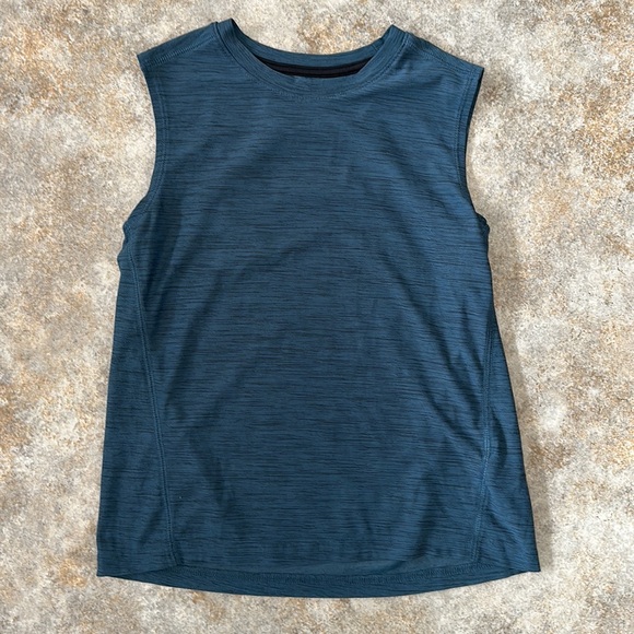 Old Navy Active Breathe On Tanks - Picture 4 of 5